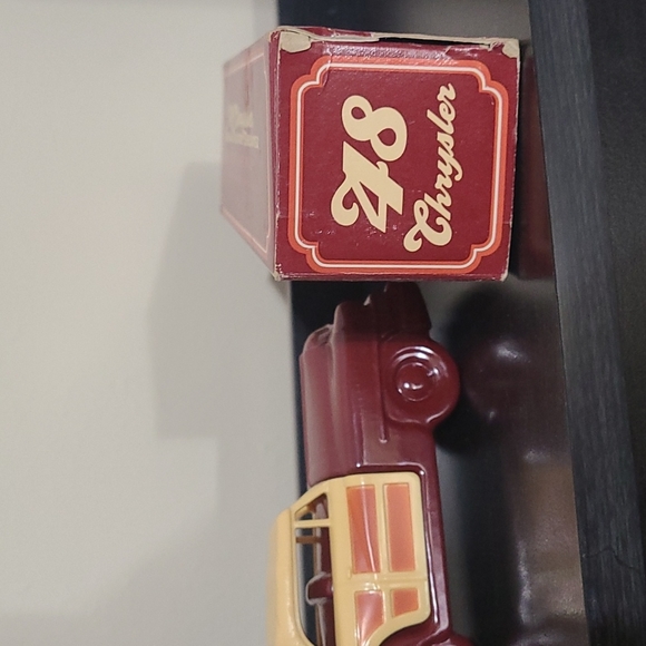 AVON-48 Chrysler Town & Country-Decanter Everest Aftershave!! W/ Original Box!! - Picture 13 of 13